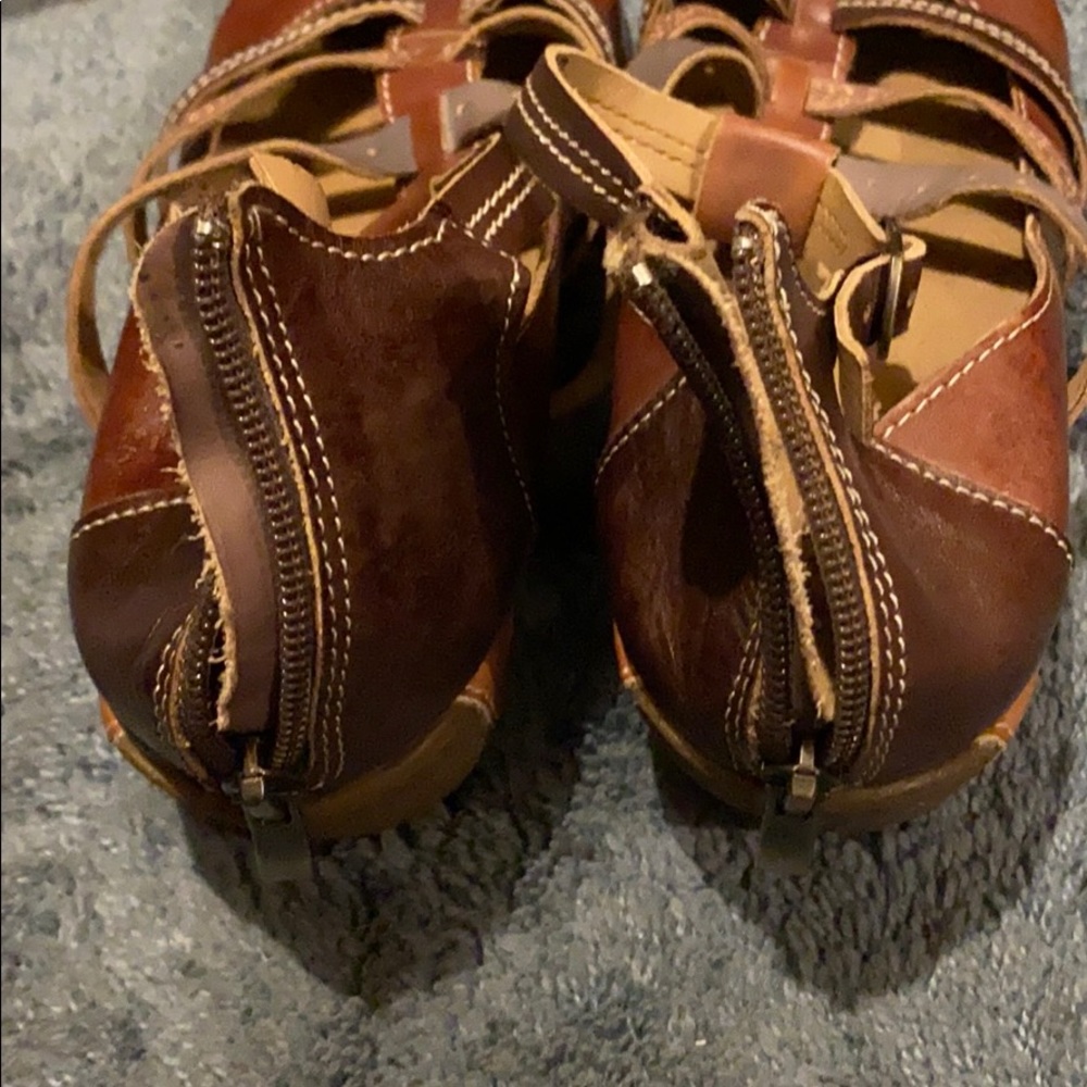 Never worn - Picture 4 of 4